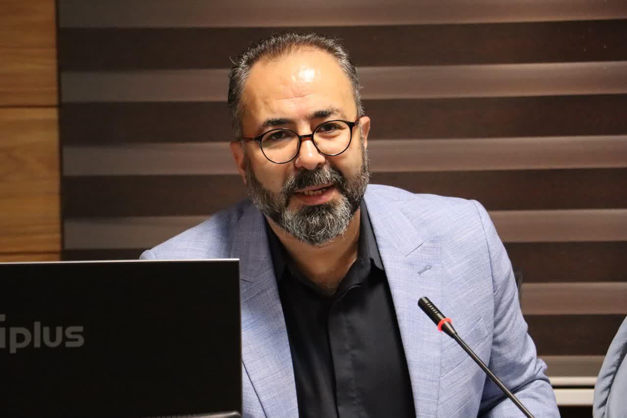 پنج آمبولانس پیشرفته با همت خانواده‌های معظم شهدا به ناوگان اورژانس استان اختصاص یافت